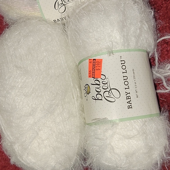 Baby Bee Baby Lou Lou Net Wt 3.5 Oz, 259 Yards Skeins 2 White 5 Hugs&Kiss - Picture 8 of 16